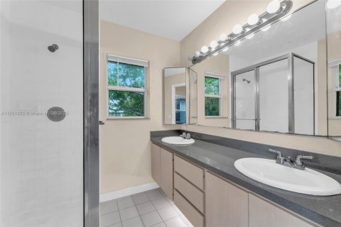 Townhouse in West Palm Beach, Florida 2 bedrooms, 125.42 sq.m. № 1692142 - photo 19