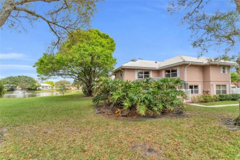 Townhouse in West Palm Beach, Florida 2 bedrooms, 125.42 sq.m. № 1692142 - photo 3