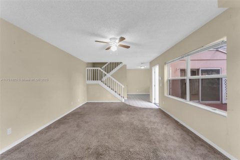 Townhouse in West Palm Beach, Florida 2 bedrooms, 125.42 sq.m. № 1692142 - photo 8