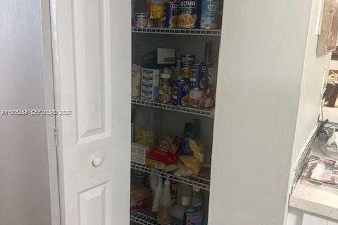 Condo in Miami, Florida, 2 bedrooms  № 1994134 - photo 25