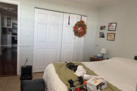 Condo in Miami, Florida, 2 bedrooms  № 1994134 - photo 24