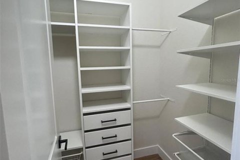 Купить виллу или дом в Норт-Порт, Флорида 9 комнат, 181.62м2, № 2221710 - фото 16