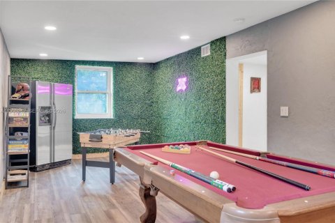 House in Miami, Florida 5 bedrooms, 257.15 sq.m. № 2058537 - photo 21