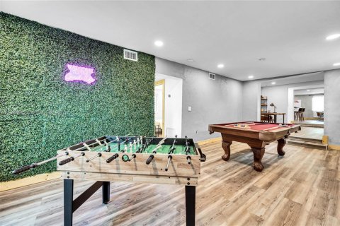 House in Miami, Florida 5 bedrooms, 257.15 sq.m. № 2058537 - photo 22