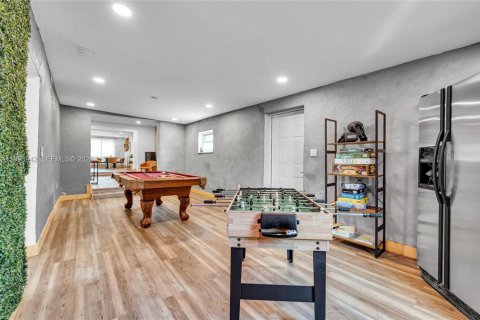 House in Miami, Florida 5 bedrooms, 257.15 sq.m. № 2058537 - photo 23