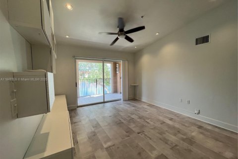 Condo in Miramar, Florida, 1 bedroom  № 1846314 - photo 7