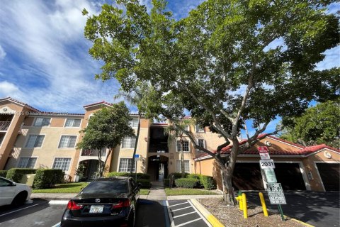Condo in Miramar, Florida, 1 bedroom  № 1846314 - photo 15