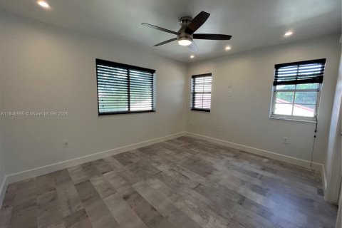Condo in Miramar, Florida, 1 bedroom  № 1846314 - photo 9