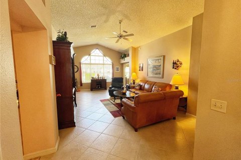 House in The Villages, Florida 3 bedrooms, 152.36 sq.m. № 2403119 - photo 19