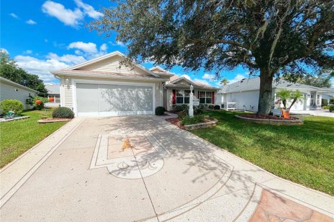 House in The Villages, Florida 3 bedrooms, 152.36 sq.m. № 2403119 - photo 3