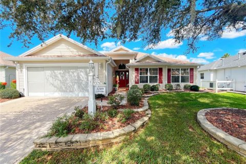 House in The Villages, Florida 3 bedrooms, 152.36 sq.m. № 2403119 - photo 6