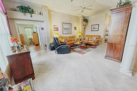 House in The Villages, Florida 3 bedrooms, 152.36 sq.m. № 2403119 - photo 24