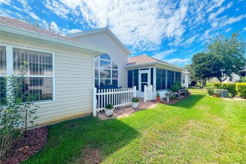 House in The Villages, Florida 3 bedrooms, 152.36 sq.m. № 2403119 - photo 13
