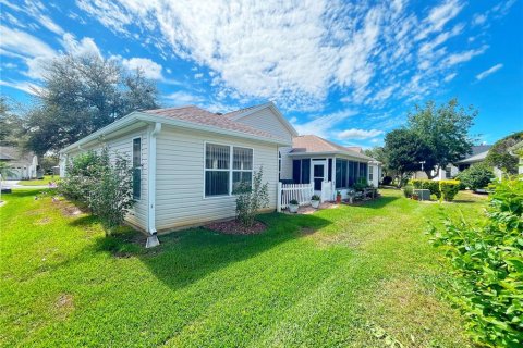 House in The Villages, Florida 3 bedrooms, 152.36 sq.m. № 2403119 - photo 12