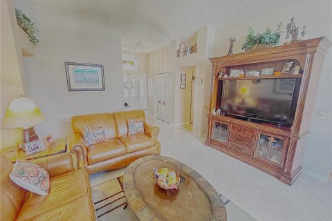 House in The Villages, Florida 3 bedrooms, 152.36 sq.m. № 2403119 - photo 25