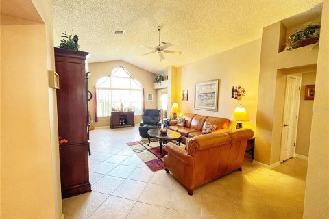 House in The Villages, Florida 3 bedrooms, 152.36 sq.m. № 2403119 - photo 21