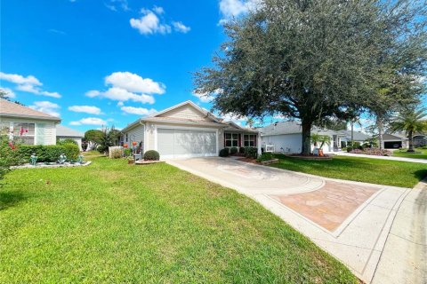 House in The Villages, Florida 3 bedrooms, 152.36 sq.m. № 2403119 - photo 18