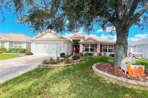 House in The Villages, Florida 3 bedrooms, 152.36 sq.m. № 2403119 - photo 8