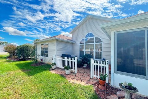 House in The Villages, Florida 3 bedrooms, 152.36 sq.m. № 2403119 - photo 14