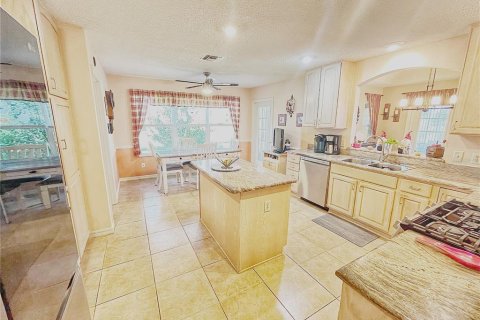 House in The Villages, Florida 3 bedrooms, 152.36 sq.m. № 2403119 - photo 29