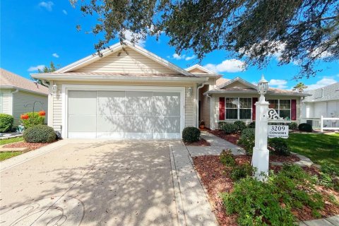 House in The Villages, Florida 3 bedrooms, 152.36 sq.m. № 2403119