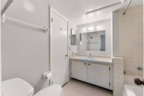 Condominio en venta en Oakland Park, Florida, 1 dormitorio, 65.87 m2 № 2146321 - foto 11