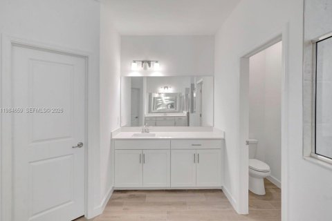 House in Fort Myers, Florida 3 bedrooms № 2045818 - photo 15