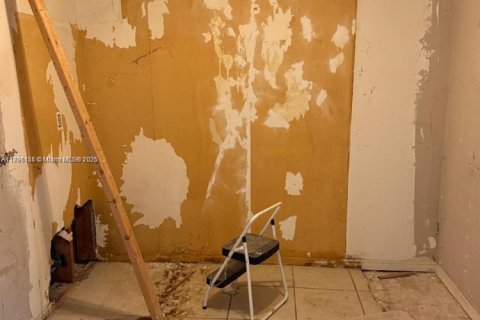 Condo in Hallandale Beach, Florida, 1 bedroom  № 1950393 - photo 11