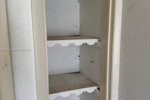 Condo in Hallandale Beach, Florida, 1 bedroom  № 1950393 - photo 4