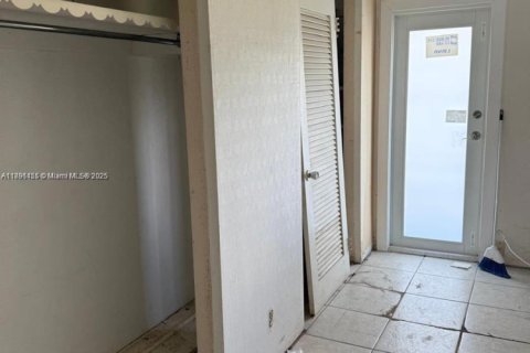 Condo in Hallandale Beach, Florida, 1 bedroom  № 1950393 - photo 5