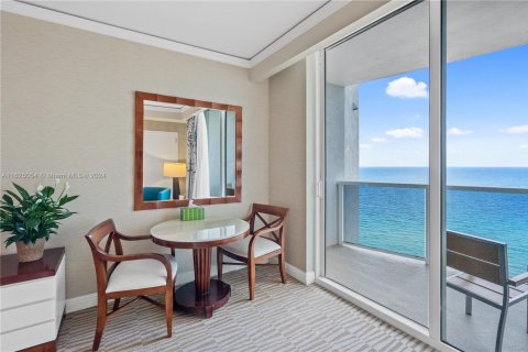 Condominio en venta en Sunny Isles Beach, Florida, 51.19 m2 № 1281836 - foto 12