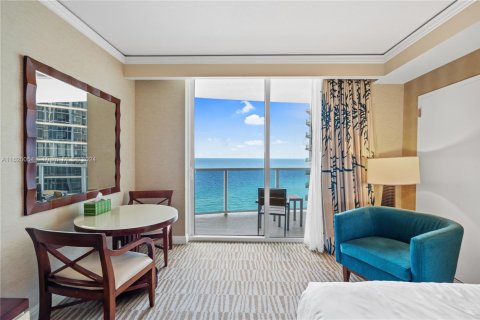 Condominio en venta en Sunny Isles Beach, Florida, 51.19 m2 № 1281836 - foto 21