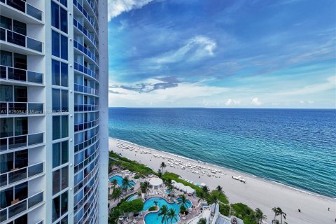 Condominio en venta en Sunny Isles Beach, Florida, 51.19 m2 № 1281836 - foto 8