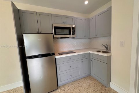 House in Miami, Florida 222.04 sq.m. № 1994804 - photo 5