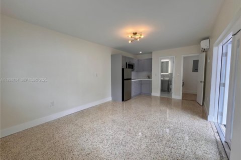 House in Miami, Florida 222.04 sq.m. № 1994804 - photo 4