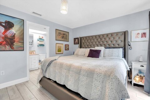 Casa en venta en Saint Petersburg, Florida, 4 dormitorios, 122.91 m2 № 1910117 - foto 12