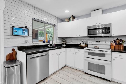Casa en venta en Saint Petersburg, Florida, 4 dormitorios, 122.91 m2 № 1910117 - foto 5