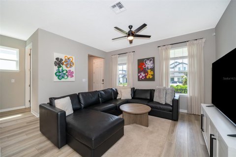 House in Winter Garden, Florida 3 bedrooms, 166.11 sq.m. № 1824490 - photo 5