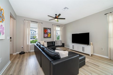 House in Winter Garden, Florida 3 bedrooms, 166.11 sq.m. № 1824490 - photo 4