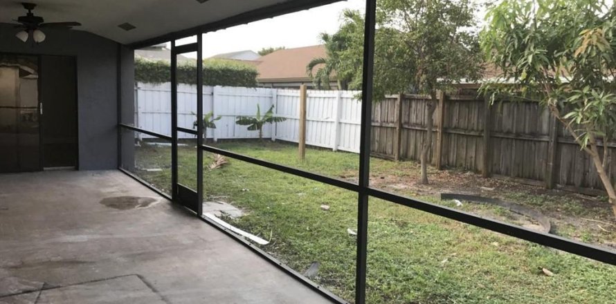 House in Boca Raton, Florida 4 bedrooms, 157.75 sq.m. № 1102214