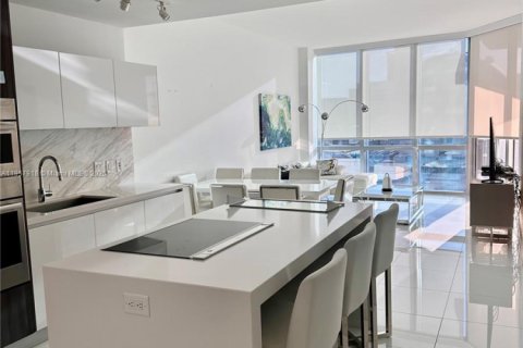 Copropriété à louer à Miami, Floride: 1 chambre, 109.44 m2 № 1882029 - photo 2