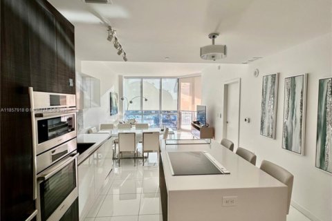 Copropriété à louer à Miami, Floride: 1 chambre, 109.44 m2 № 1882029 - photo 1
