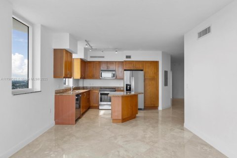 Condo in Hallandale Beach, Florida, 2 bedrooms  № 1682533 - photo 20