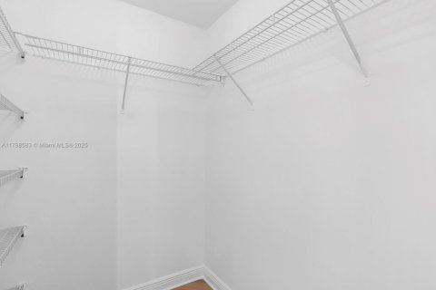 Condo in Hallandale Beach, Florida, 2 bedrooms  № 1682533 - photo 30