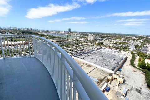 Condo in Hallandale Beach, Florida, 2 bedrooms  № 1682533 - photo 6