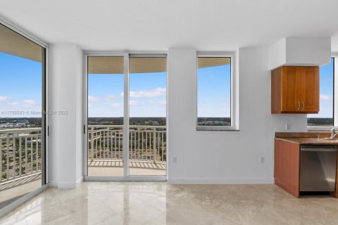 Купить кондоминиум в Халландейл-Бич, Флорида 2 спальни, 125.79м2, № 1682533 - фото 18