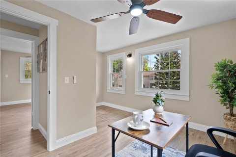 House in Orlando, Florida 5 bedrooms, 198.35 sq.m. № 2151739 - photo 27