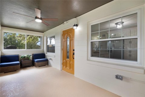House in Orlando, Florida 5 bedrooms, 198.35 sq.m. № 2151739 - photo 6