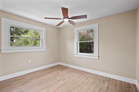 House in Orlando, Florida 5 bedrooms, 198.35 sq.m. № 2151739 - photo 30