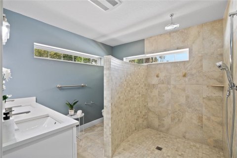 House in Orlando, Florida 5 bedrooms, 198.35 sq.m. № 2151739 - photo 23
